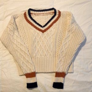 American Eagle V-neck sweater cream tennis sweater style